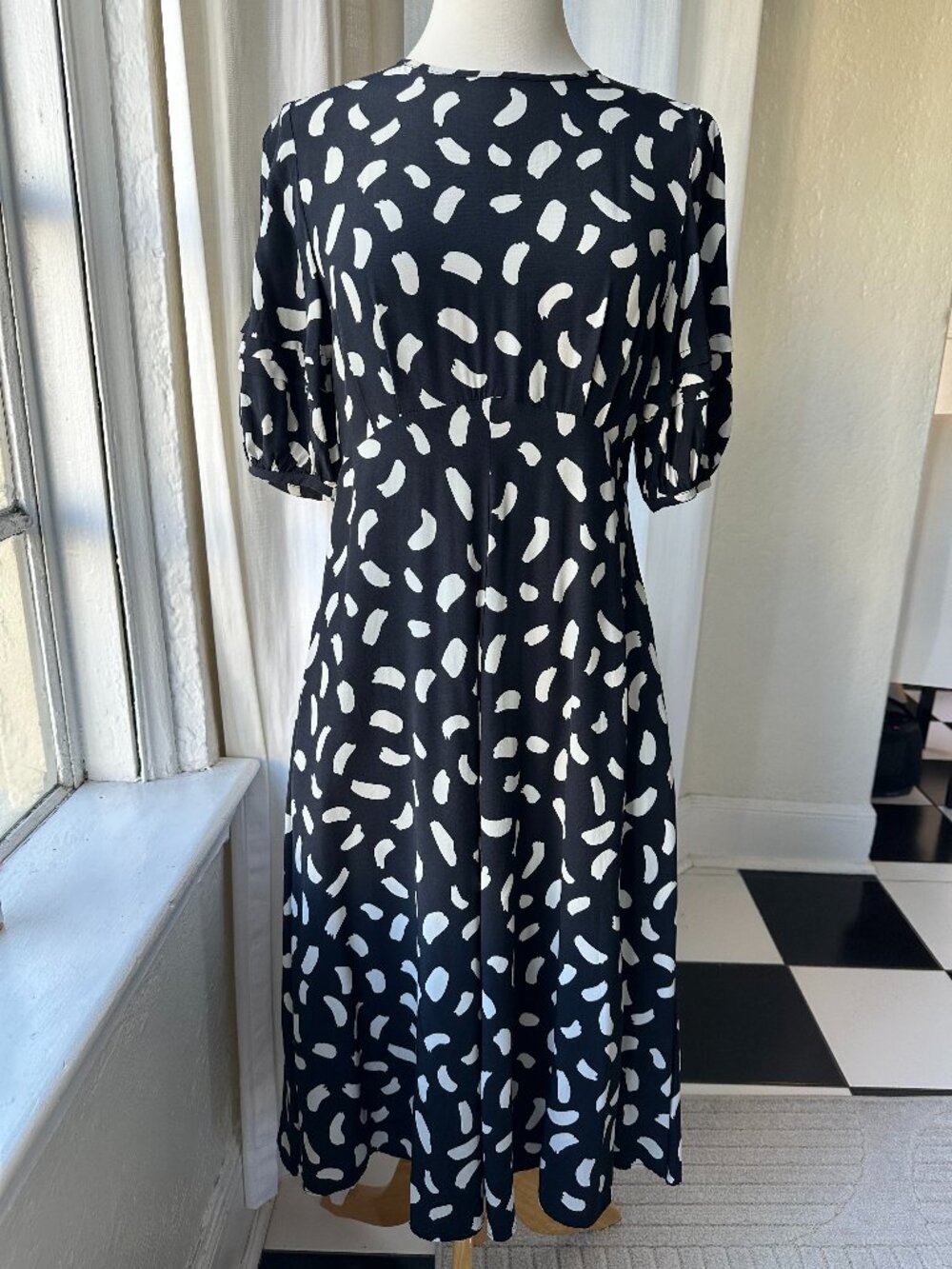 UNIQLO : C Clare Waight Keller Balloon Sleeve Printed Midi Dress Black White